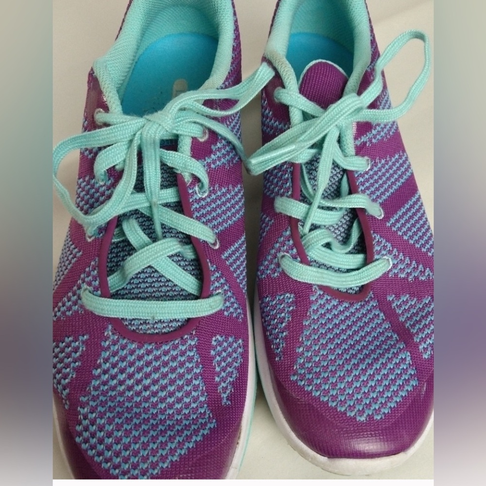 L.L. Bean size 6 Big Girls purple and teal athletic sneakers shoe EUC